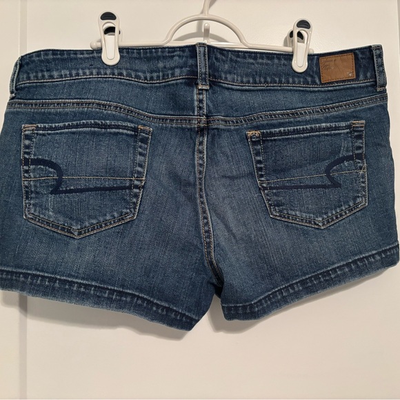 American Eagle Denim Blue Women's Shorts - Picture 2 of 5